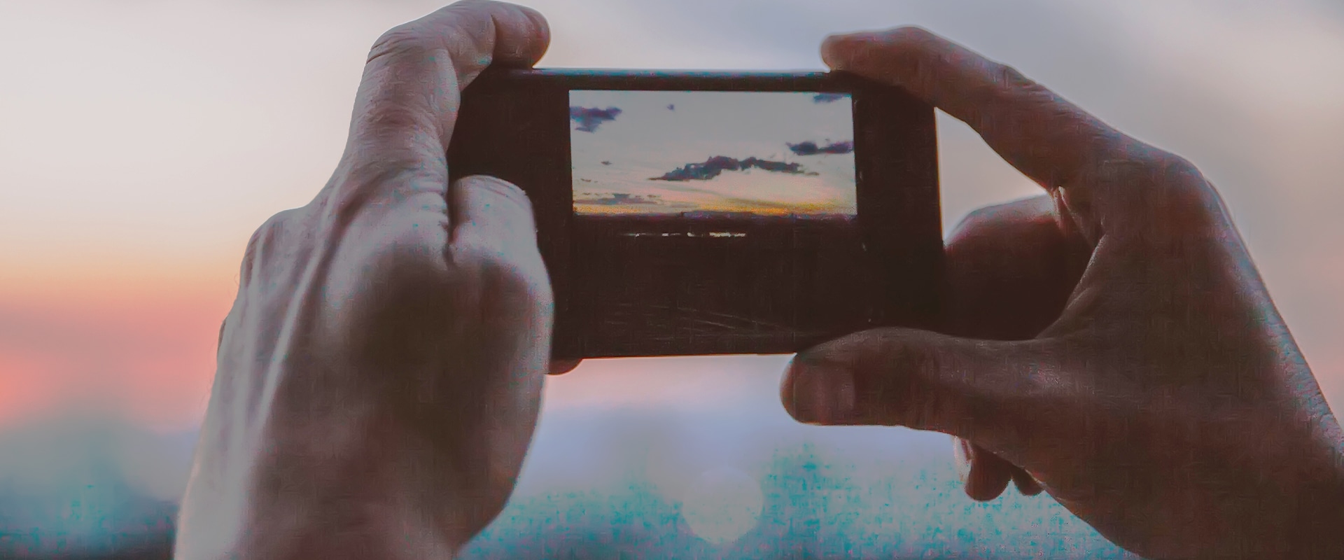 Ensuring Balanced and Fair Mobile App Reviews
